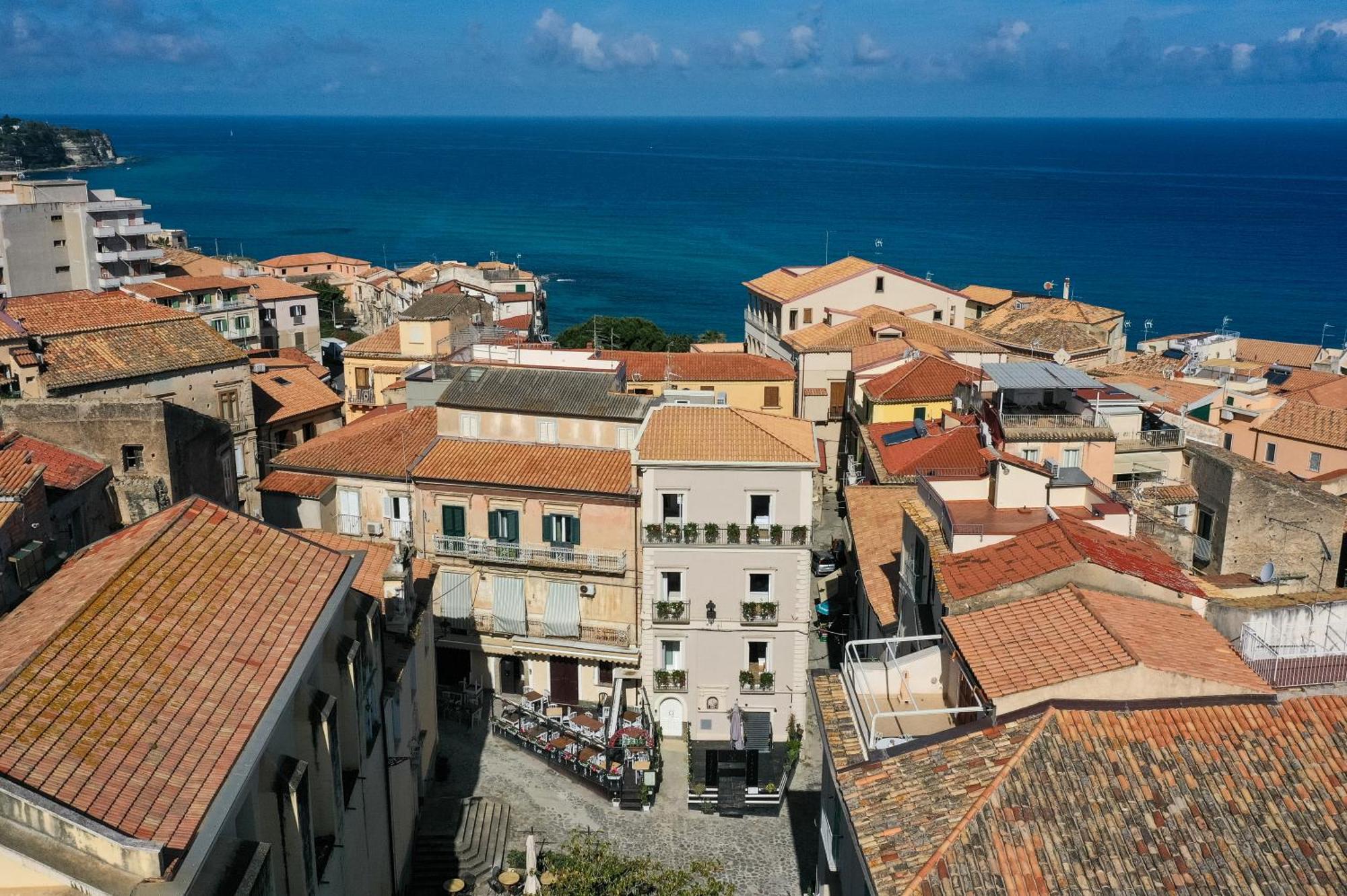La Divina - Free Parking - Bed and Breakfast Tropea Eksteriør billede