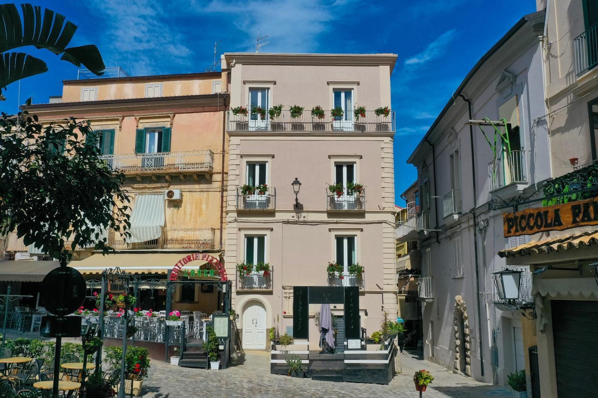 La Divina - Free Parking - Bed and Breakfast Tropea Eksteriør billede