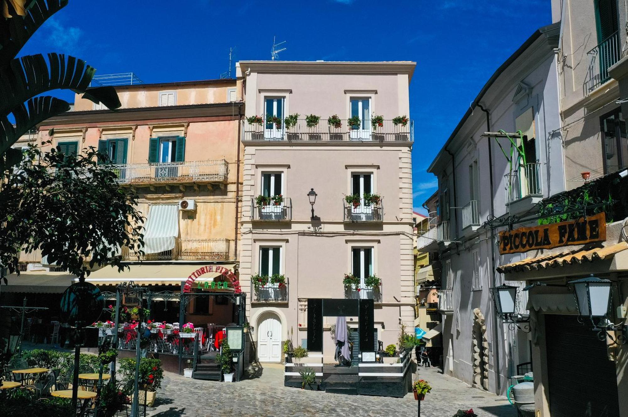 La Divina - Free Parking - Bed and Breakfast Tropea Eksteriør billede