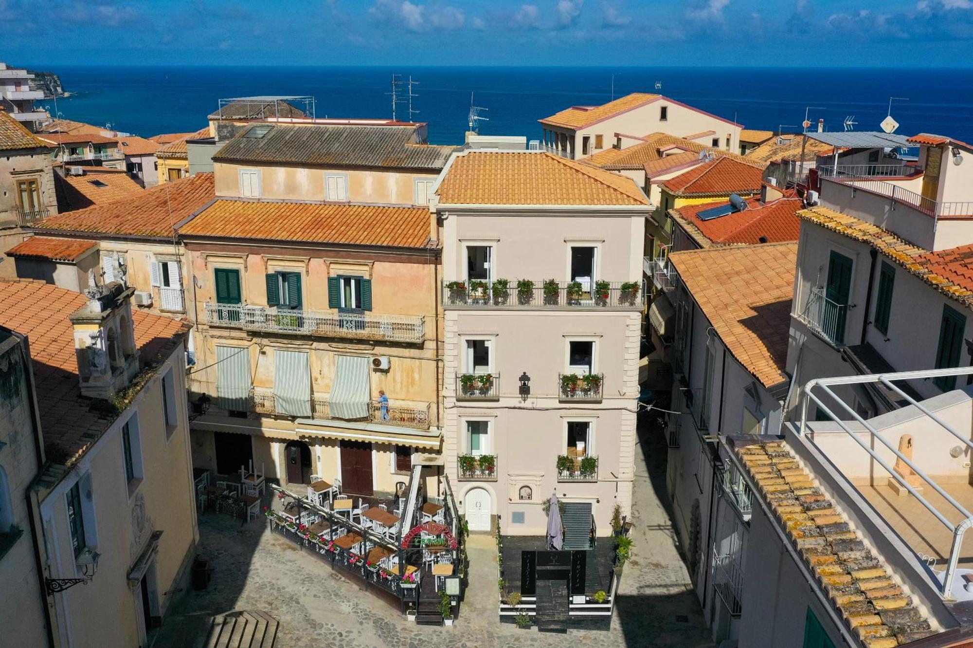 La Divina - Free Parking - Bed and Breakfast Tropea Eksteriør billede